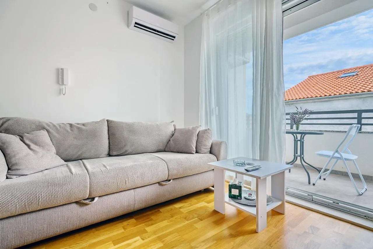 Modern Apartment In Peaceful Area - Zadar 0*,