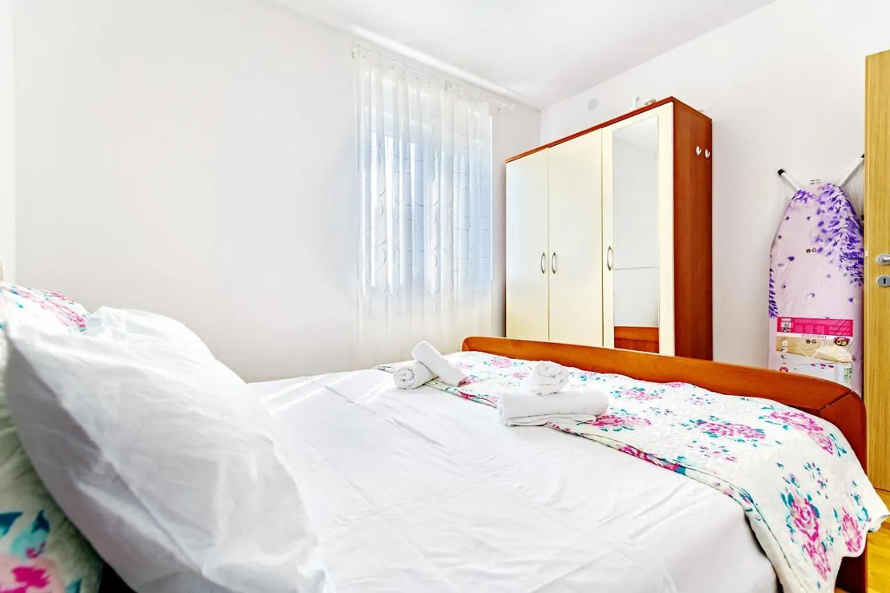 Modern Apartment In Peaceful Area - Zadar