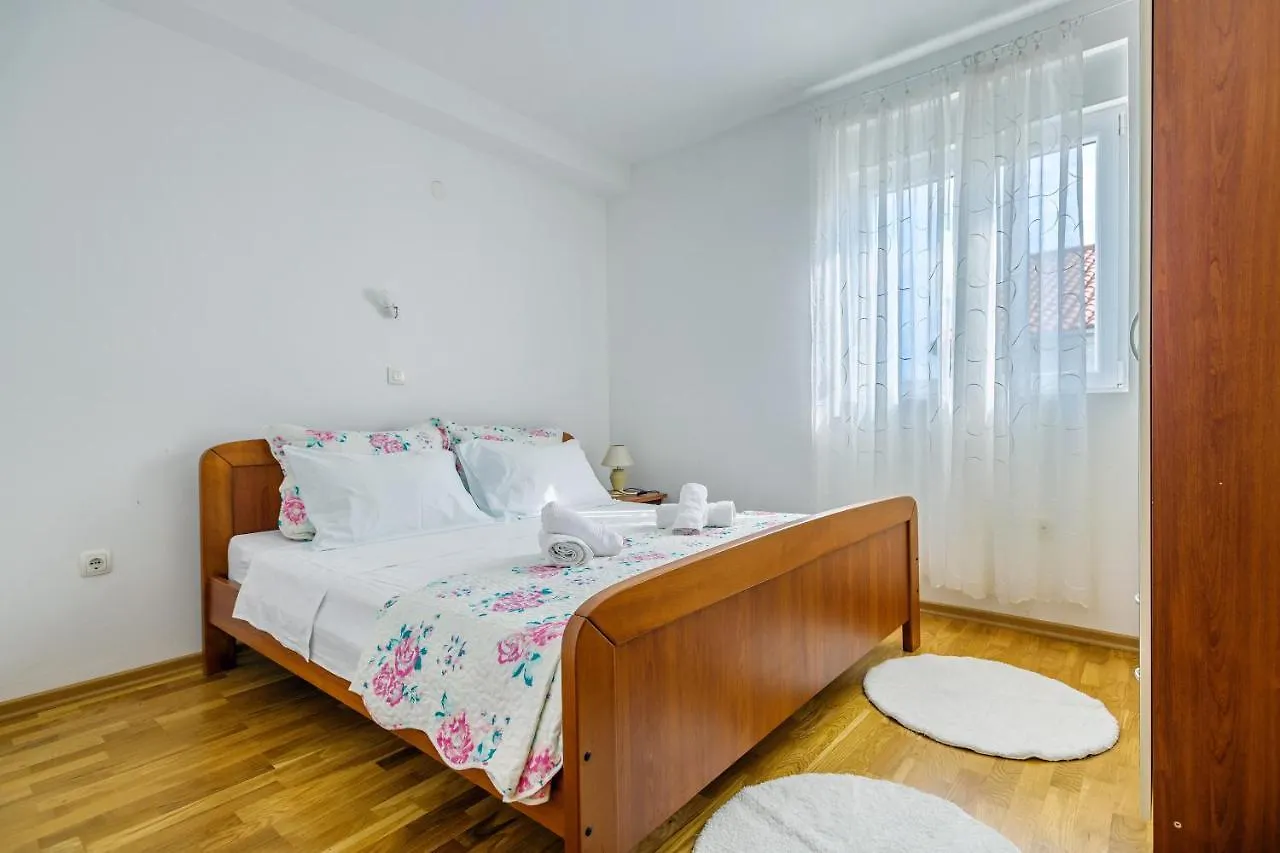 Modern Apartment In Peaceful Area - Zadar